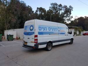 שלטים לרכבי עסק