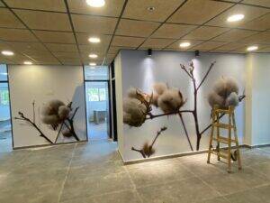 חיפוי קיר עם טפט