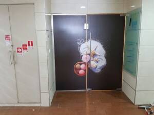 טפט דלתות לעסקים