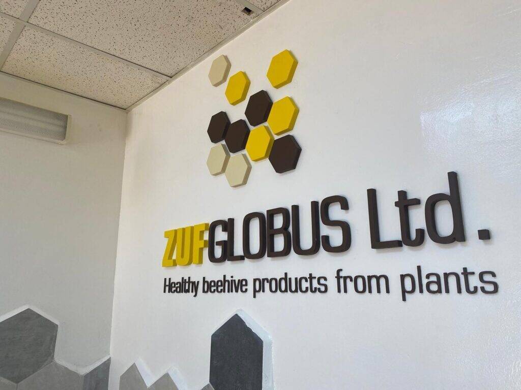 חיתוך אותיות CNC