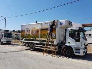 ייצור שלטים לרכבים